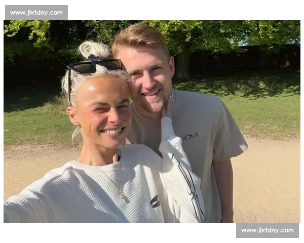 德利赫特婚姻触礁!不到两年与模特妻子分道扬镳 德利赫特婚姻触礁!不到两年与模特妻子分道扬镳