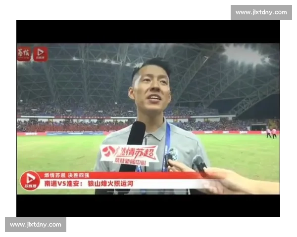 苏超 “西装主帅” 董松：江苏青训后卫的逆袭之路